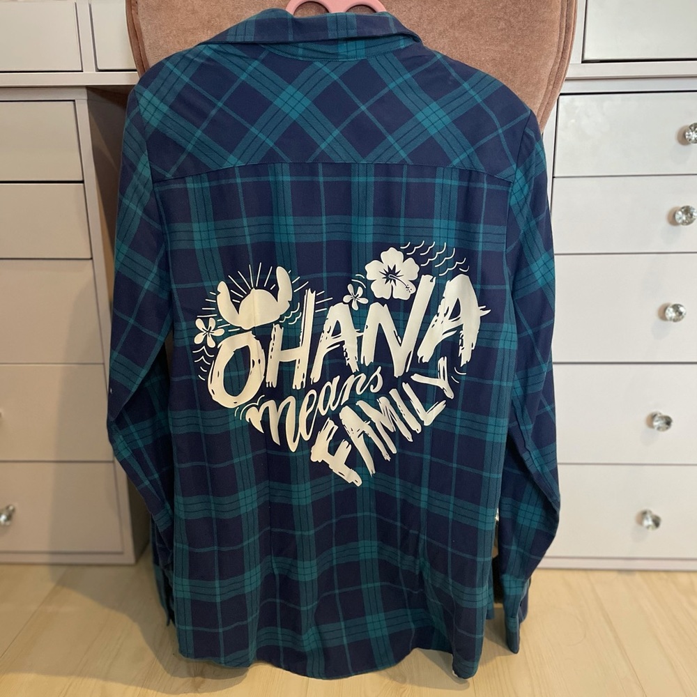 Hot topic Disney Lilo and stitch buttoned down